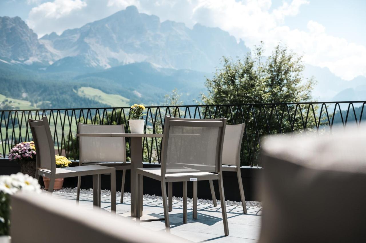 Hotel Ciasa Tama La Villa  Exteriör bild