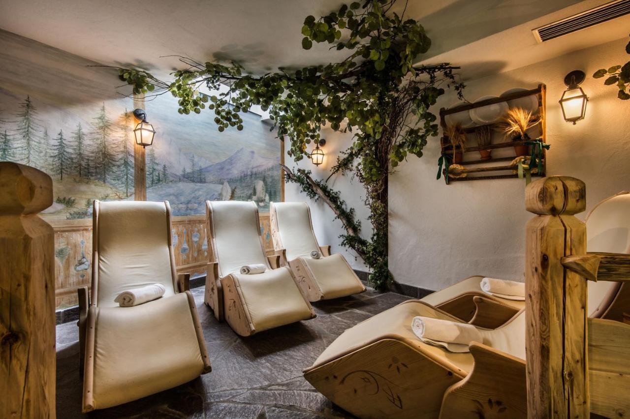 Hotel Ciasa Tama La Villa  Exteriör bild