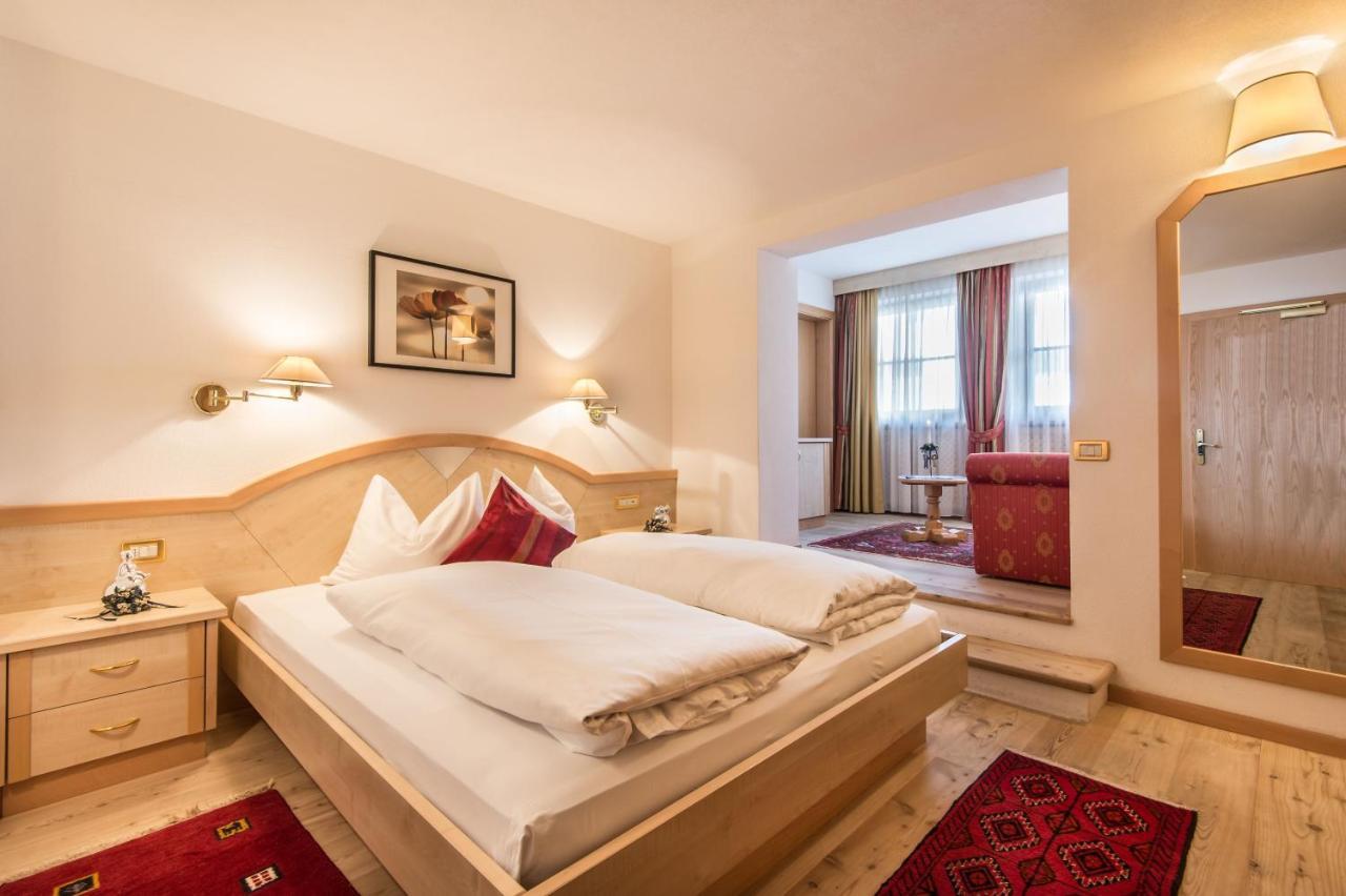 Hotel Ciasa Tama La Villa  Exteriör bild