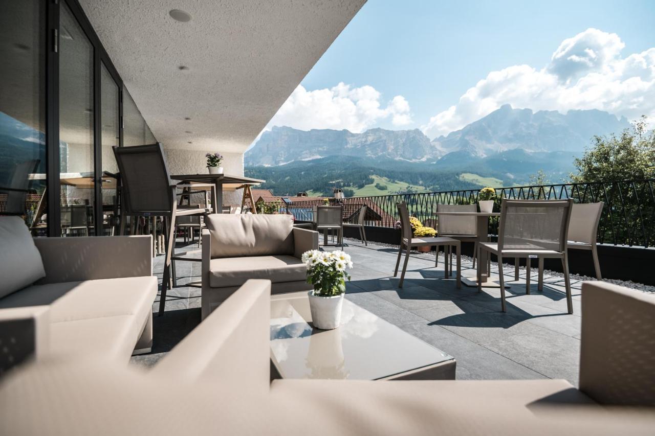 Hotel Ciasa Tama La Villa  Exteriör bild
